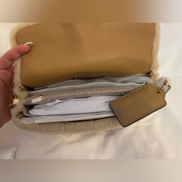 COACH PILLOW TABBY IN SHEARLING 26 - Picture 7 of 11